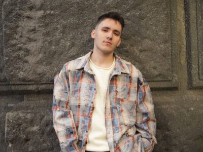 YAKTAK переніс операцію і опинився на милицях: що відомо про його стан