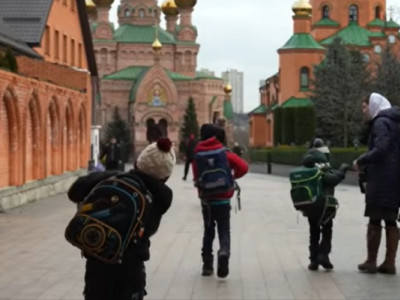 Підпільна російська школа при монастирі УПЦ МП у Києві. Як реагує влада, СБУ і сама церква
