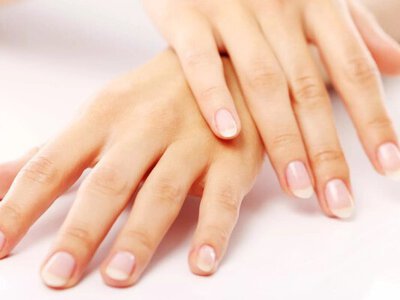 Лікарі розповіли, чому жовтіють нігті