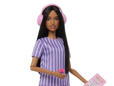 Більше ніж просто іграшка: Mattel випустила першу Барбі з аутизмом