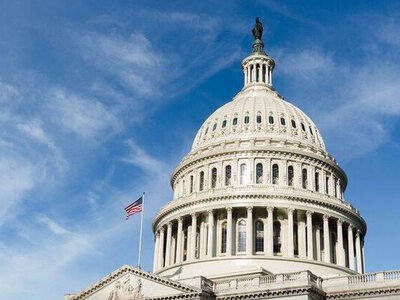 Конгрес США хоче не дозволити Трампу вторгнутися в Гренландію