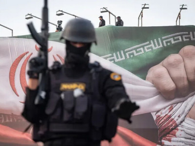 США терміново перекинули авіаносець на Близький Схід