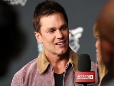 Том Брейді уникає запитань про новий роман після кокетливої вечірки з Алікс Ерл