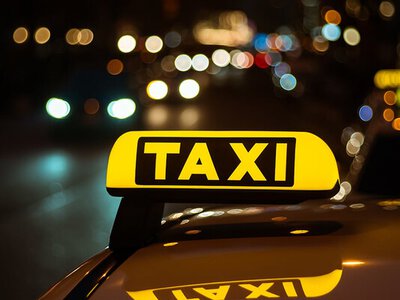 Таксі у Києві працюватимуть цілодобово