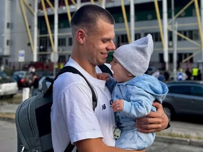 Дуже милі: дружина гравця Динамо показала, як їх маленький син допомагає татові тренуватися