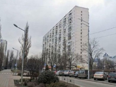 Дев'ять діб у крижаній пастці: на Русанівці цілий під’їзд замерзає за температури +1°C