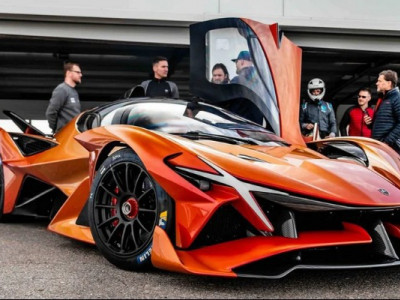 Схожий на трансформера: у Німеччині створили брутальний суперкар із мотором Ferrari (ФОТО)