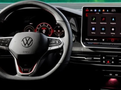 Українці масово купують старі авто: скільки коштує найпопулярніша модель