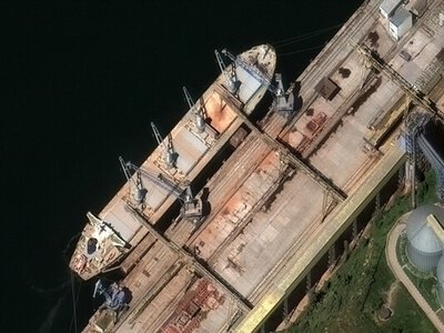 РФ вивезла понад 2 млн тонн зерна через Севастопольський морський порт та інші захоплені гавані України – СВР