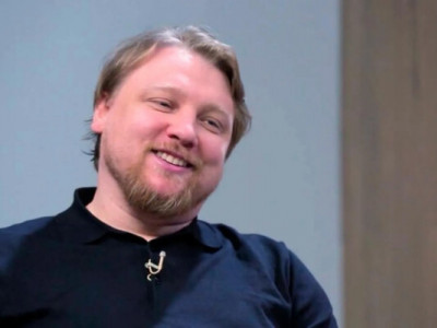 Військове кладовище забронювало блогера Володимира Петрова