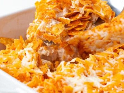 Смачний лайфхак: сирна куряча запіканка із Doritos від Селени Гомес