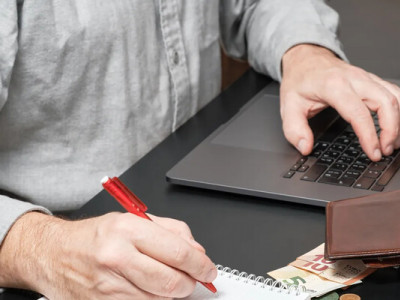 Штрафи для пенсіонерів: чому ПФУ може забрати 20% пенсії 