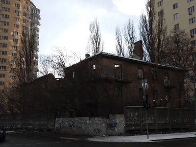 В Оболонському районі Києва реконструкція нежитлового будинку під житловий не відбудеться — рішення суду