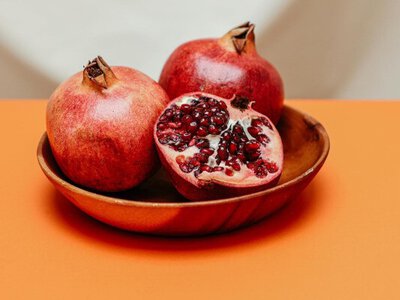 Запобігають ожирінню і діабету: гранат слід їсти разом із ретельно розжованими кісточками