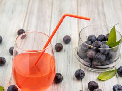 Цей коктейль з чорниці та банану змінює настрій за хвилину