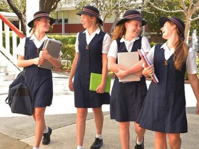 В Австрії майже 50 тисяч школярів ходитимуть у літню школу через недостатнє знання німецької мови