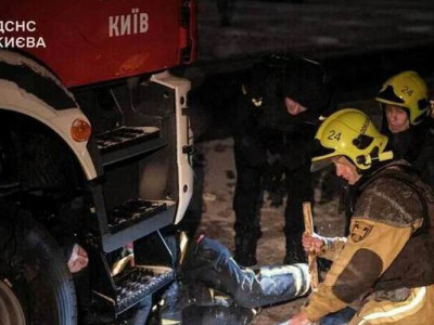 Водолази ДСНС шість днів поспіль ремонтували пошкодження в затопленій ТЕЦ у Києві