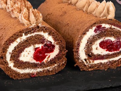 Виходить у всіх! Рецепт рулету П'яна вишня