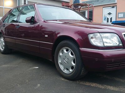 Капсула часу: у продажу з`явився дизельний «Кабан» Mercedes-Benz S-Class з 2000 км пробігу — фото