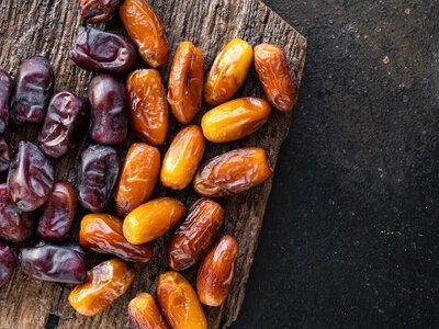 Скільки фініків можна їсти на день? 