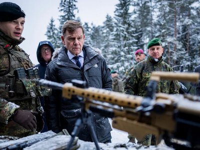 Без солдатів: НАТО за два роки зведе на кордоні з Росією роботизовану лінію оборони