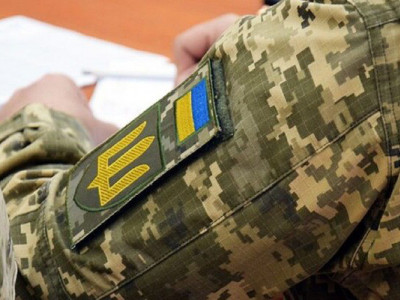 Відмова у звільненні незаконна: суд став на бік військового, який доглядає матір з інвалідністю