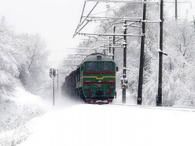 Негода випробовує залізницю: поїзди курсують із затримками