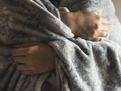 Зробіть квартиру теплішою без обігрівачів: як утеплити вікна за 5 хвилин 