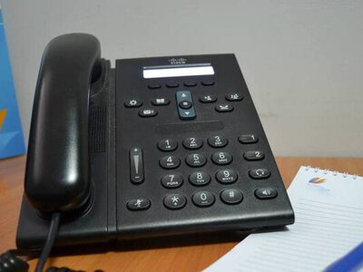 Міносвіти запустило гарячу лінію для консультацій громад щодо виплати зарплат вчителям