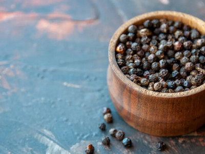Несподівані страви з чорним перцем: десерти, кава та фрукти 