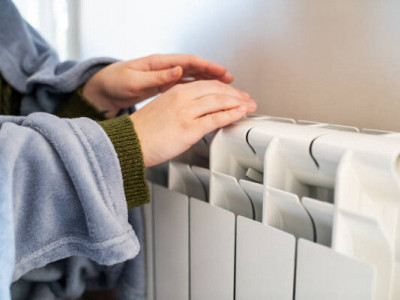 У «Київтеплокомуненерго» пояснили, як нараховують плату за тепло під час відключень світла