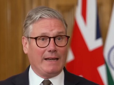 Китайські шпигуни зламали телефони на Даунінг-стріт: The Telegraph (ВІДЕО)