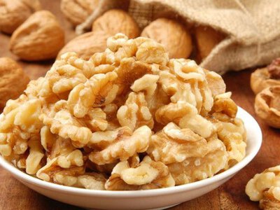 Як прибрати гіркоту в волоських горіхах: два прості та ефективні способи 