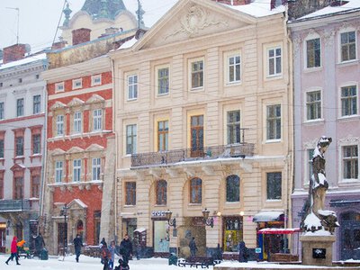 Аптекам та супермаркетам у Львові рекомендують зробити запас товарів — міськрада