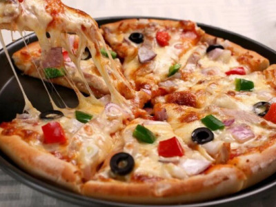 Піца на сковороді — швидкий рецепт за 15 хвилин 