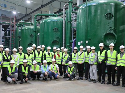 Учасники освітнього проєкту «Атомна школа» відвідали хімічний цех ХАЕС