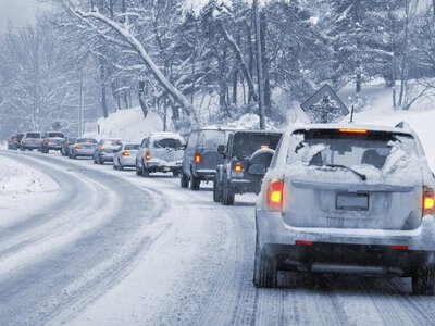 Як їхати, щоб авто не заносило під час ожеледиці