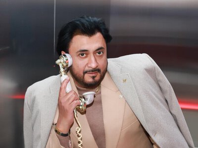 Bihus.Info: щонайменше п’ятеро чоловіків виїхали з України під виглядом музикантів на «благодійні концерти» Петра Чорного