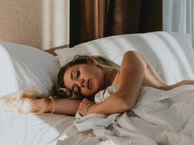 ТОП-3 пози для сну, аби не боліла спина