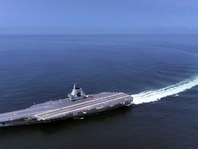 До американського авіаносця USS наблизився іранський безпілотник: США успішно відбили спробу атаки