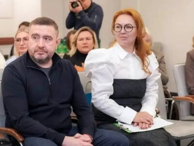 Забули про мільйони і Audi: чиновника та його дружину-нардепа судитимуть