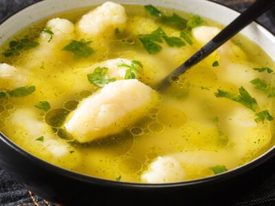 Курячий суп із несподіванкою: смак, що зводить із розуму