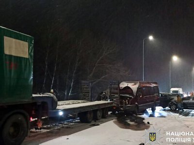 Четверо травмованих і 11 розбитих машин: деталі ДТП на Житомирській трасі