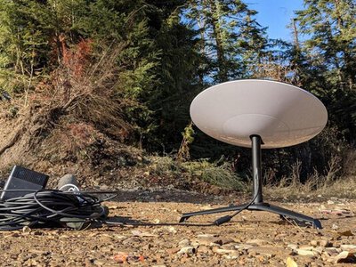 Проблеми зі Starlink змушують російських солдатів просити волонтерів про рації