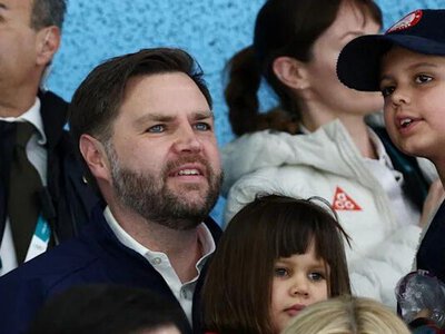 Джей Ді Венс прилетів на Олімпіаду в Мілан із флотом із 14 літаків і кортежем із 100 автомобілів