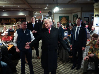 AP повідомляє про зміну тактики Трампа щодо переговорів по Україні