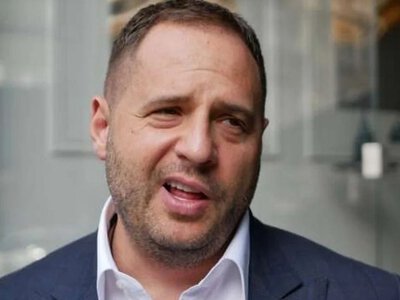 Перегони в урядовому кварталі: Єрмак крутився, як в'юн на сковороді