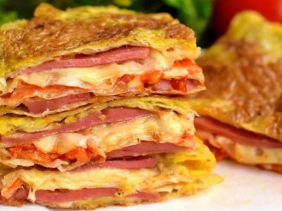 Лаваш з яйцем і сиром: хрумкий сніданок або ситний перекус за декілька хвилин