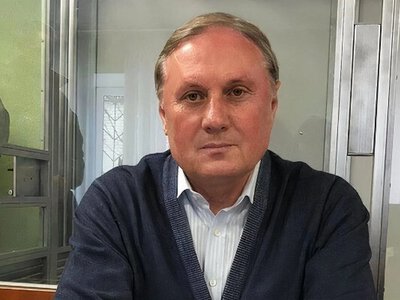 Регіонал Єфремов отримав російський паспорт і живе в апартаментах в Москві, – “Схеми”
