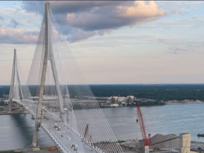 Вже геть бо-бо. Трамп погрожує заблокувати відкриття нового мосту з Канадою – хоче половину